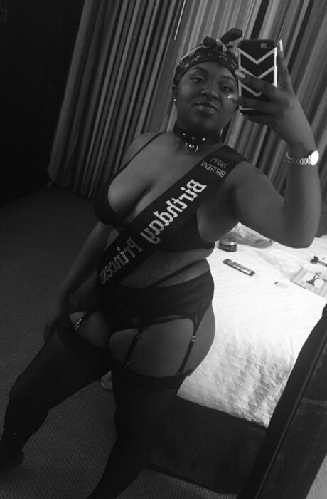 Nacktes geleaktes OnlyFans-Foto von Sugar Melts