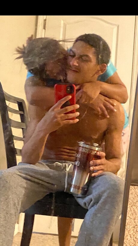 Nacktes geleaktes OnlyFans-Foto von Hurtinfeelins