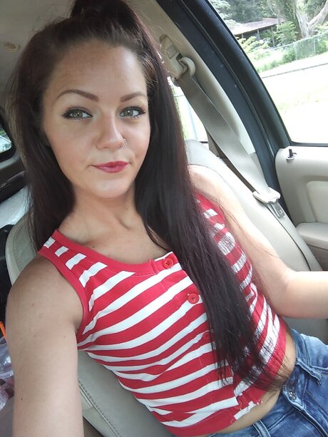 Master Sexy Trevor  Fit Hung Top