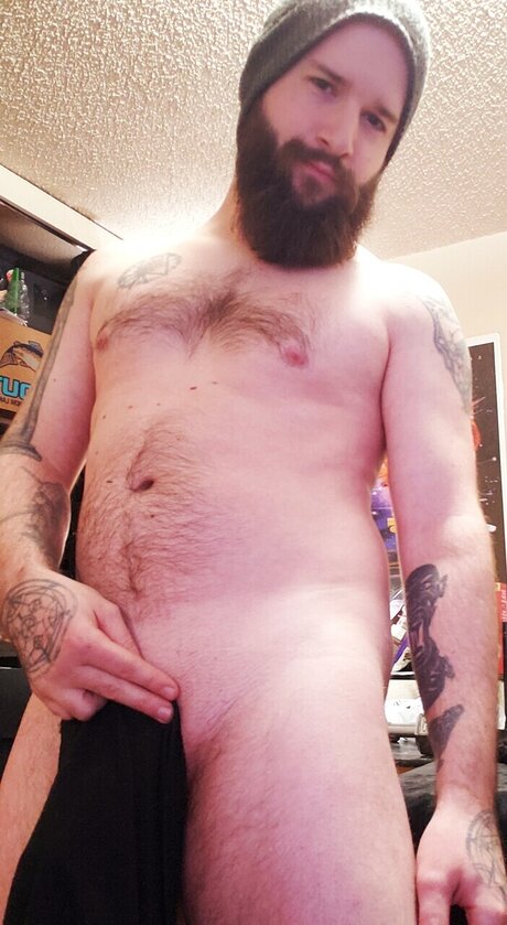 Nacktes geleaktes OnlyFans-Foto von Singletattooedstud