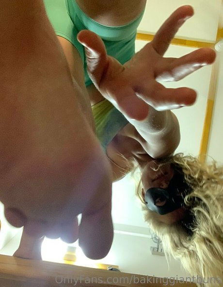 Bakinggiantbuns