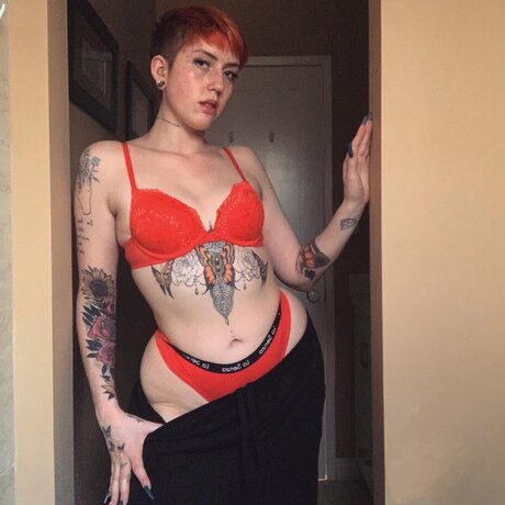 Nacktes geleaktes OnlyFans-Foto von Peaches