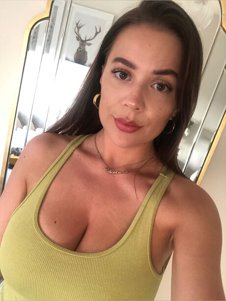 Nacktes geleaktes OnlyFans-Foto von Naomi