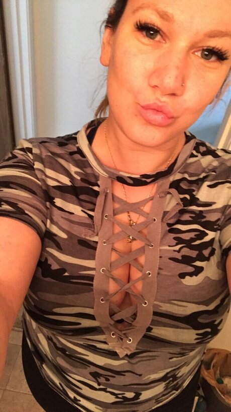 Nacktes geleaktes OnlyFans-Foto von Noodlegirl