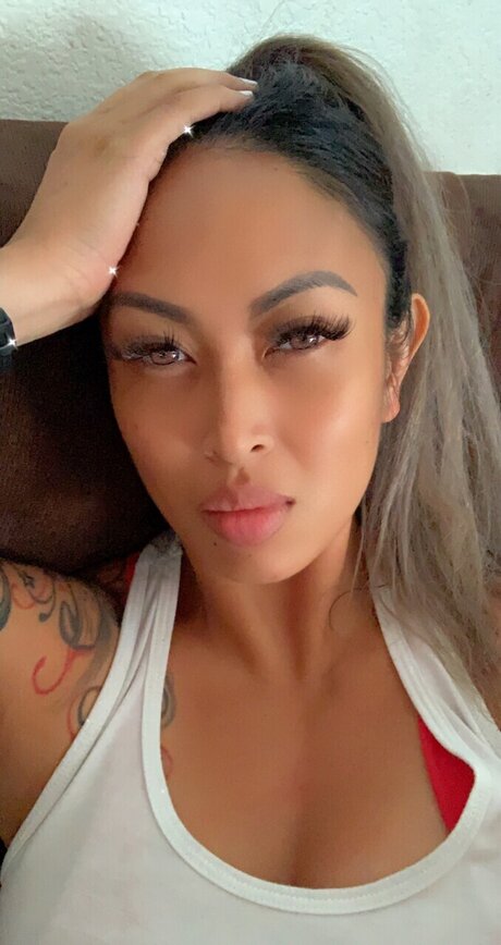 Nacktes geleaktes OnlyFans-Foto von Hellakulit