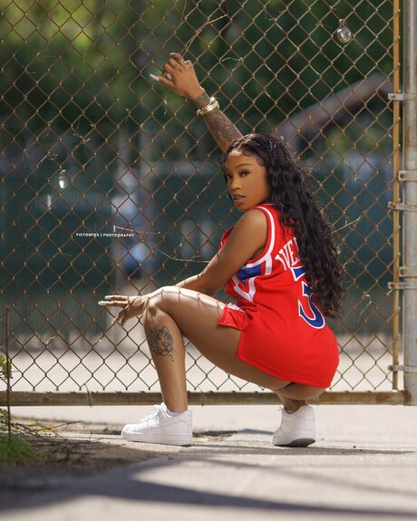 Dede3 Dami Adams Ayrpl Jones