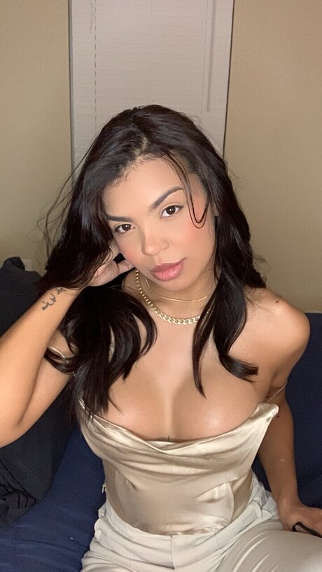 Nacktes geleaktes OnlyFans-Foto von Cami Vivero