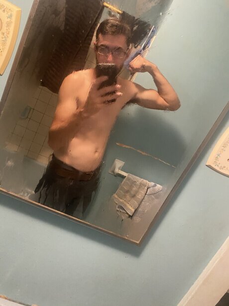 Nacktes geleaktes OnlyFans-Foto von James