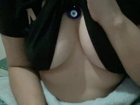 Nacktes geleaktes OnlyFans-Foto von Nikki