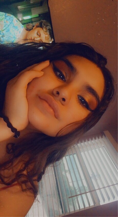 Nacktes geleaktes OnlyFans-Foto von Bella Bloom 