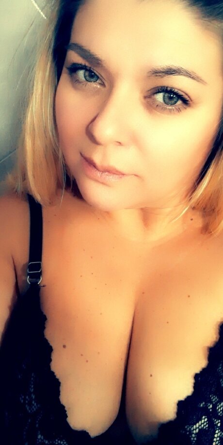 Nacktes geleaktes OnlyFans-Foto von Erika