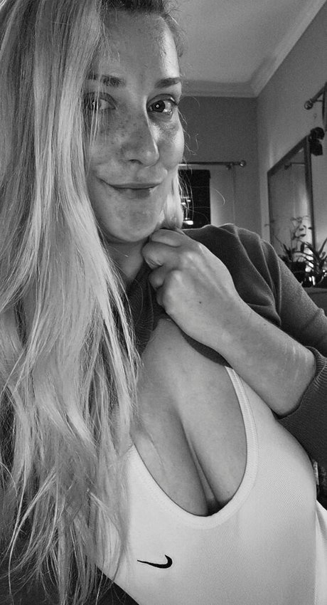 Nacktes geleaktes OnlyFans-Foto von Thewickedmuffin