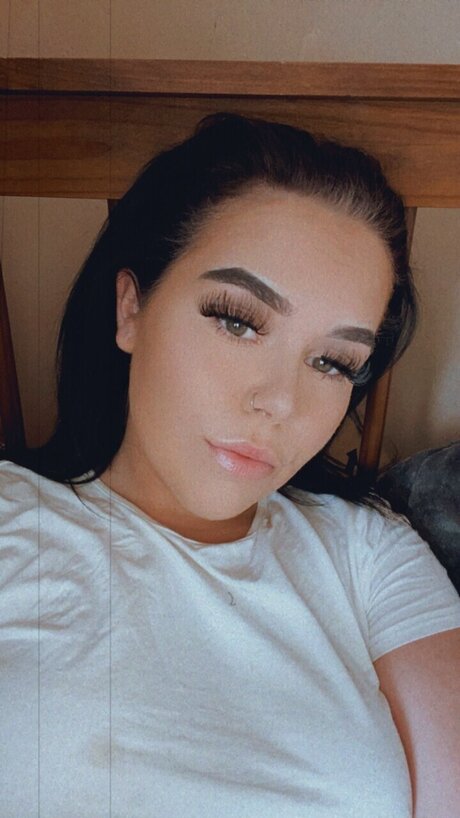 Nacktes geleaktes OnlyFans-Foto von Leah