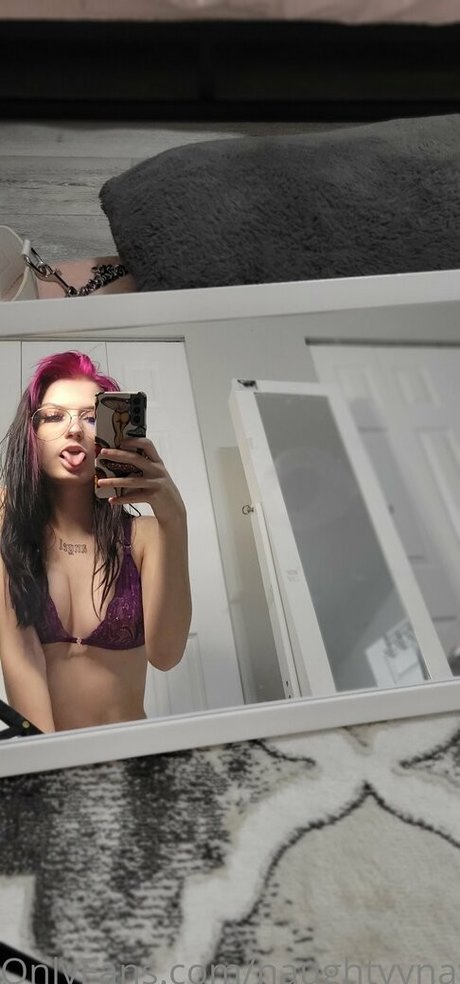 Nacktes geleaktes OnlyFans-Foto von Naughtyynavii