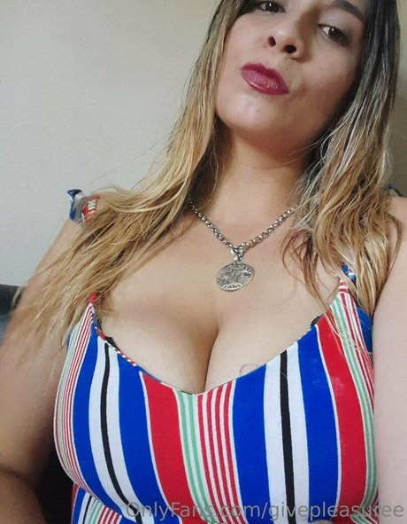 Nacktes geleaktes OnlyFans-Foto von Givepleasuree