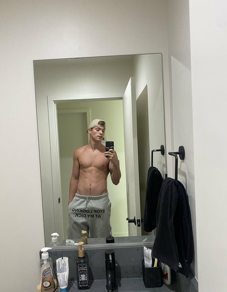 Nacktes geleaktes OnlyFans-Foto von Hungodeyfree