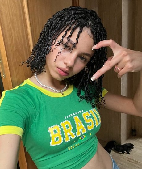 Nacktes geleaktes OnlyFans-Foto von Larissa Kimberly