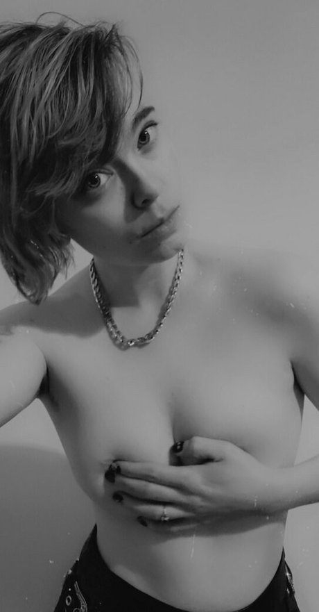 Naughtylittlekitten93