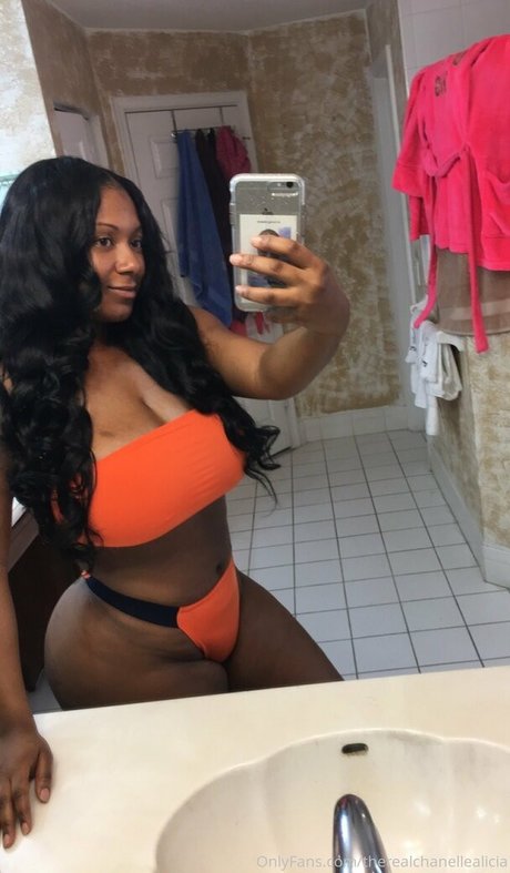 Therealchanellealicia