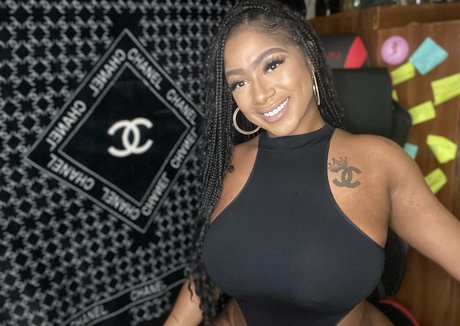 Therealchanellealicia