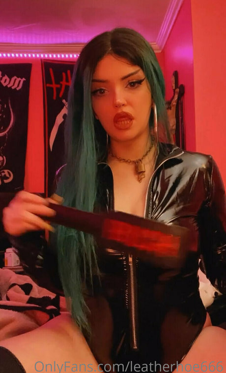 Leatherhoe666