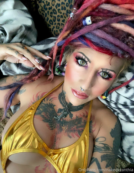 Nakedxzanthia