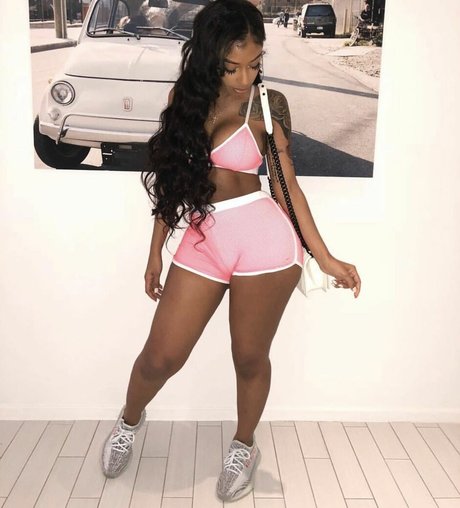 Nacktes geleaktes OnlyFans-Foto von Realamarie