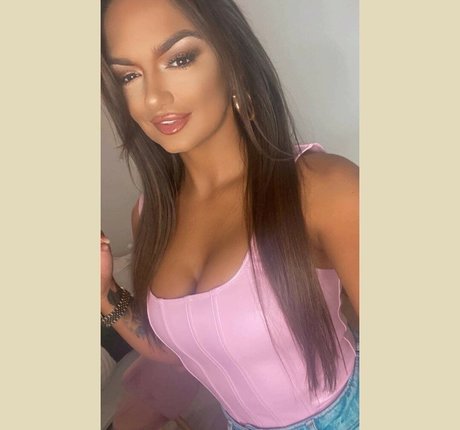 Nacktes geleaktes OnlyFans-Foto von Sasha Woods