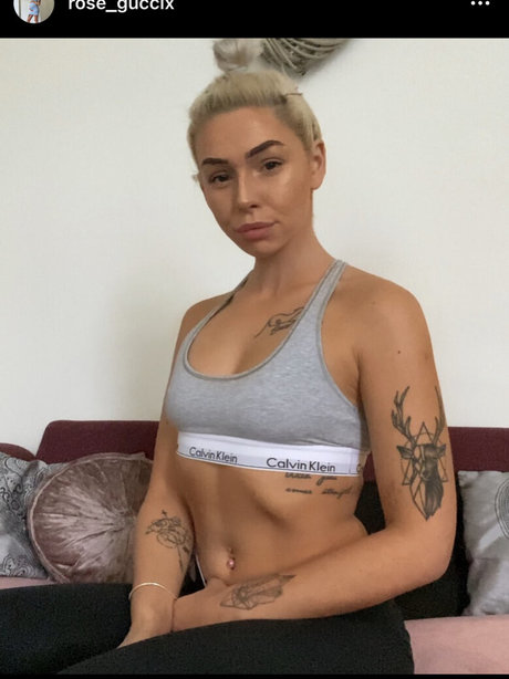 Nacktes geleaktes OnlyFans-Foto von Roseguccix