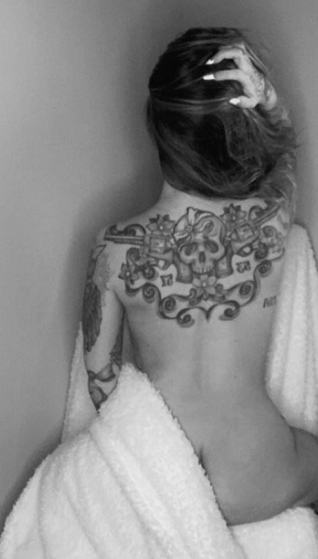 Chroniclesofatiredassmom