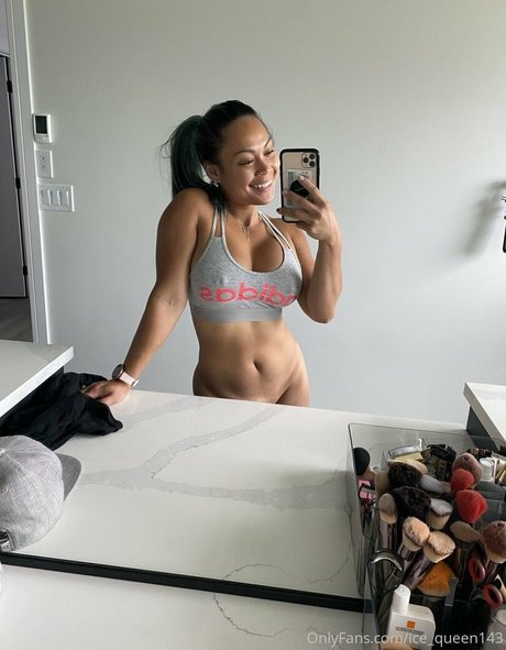 Icequeen143