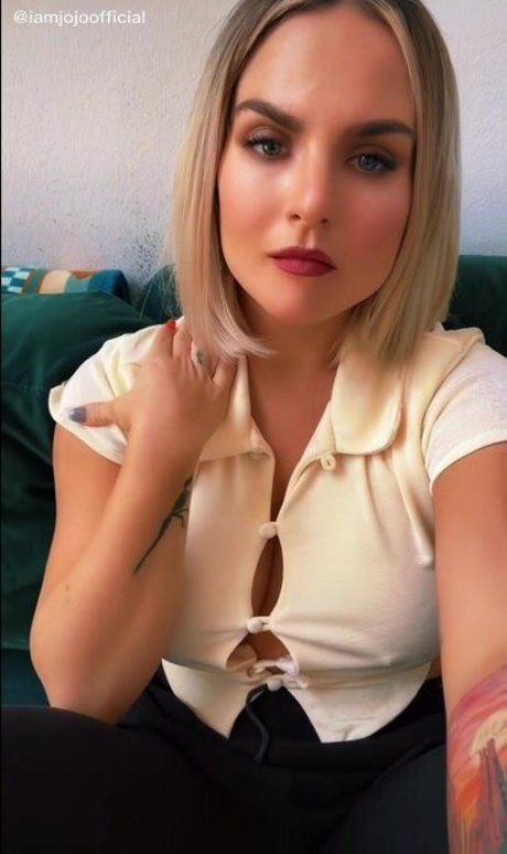 Joanna Jojo Levesque