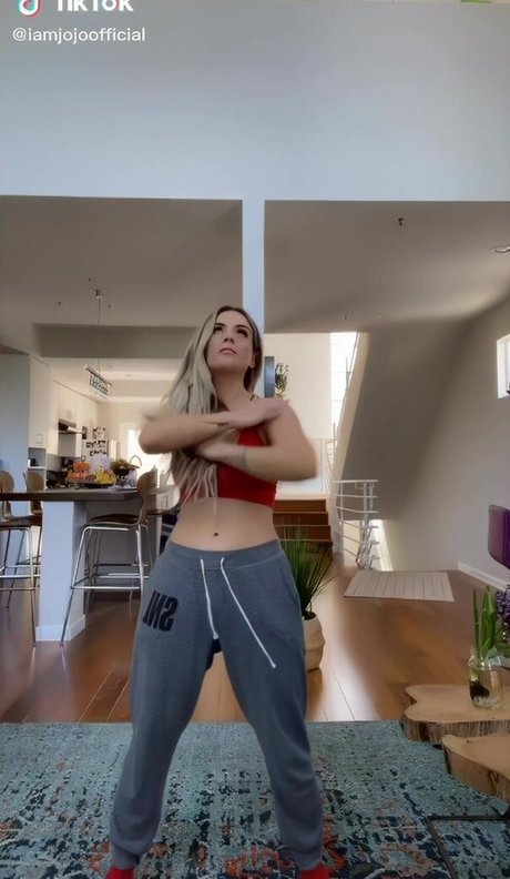 Joanna Jojo Levesque