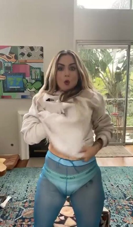 Joanna Jojo Levesque