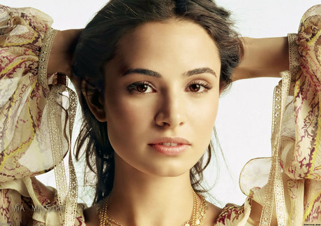 Mia Maestro