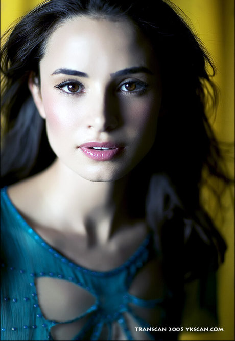 Mia Maestro