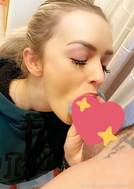 Cheekschase1