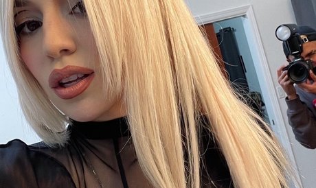 Ava Max