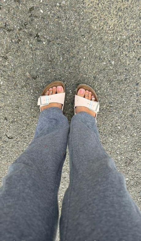 Mariefrenchfeetgirlfree