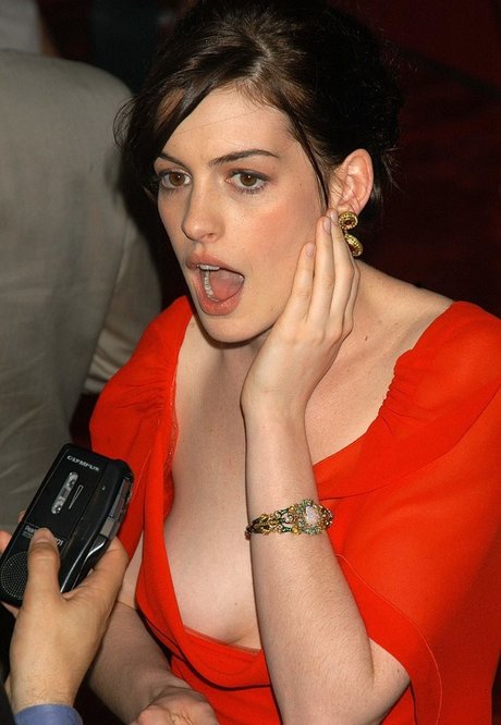 Anne Hathaway