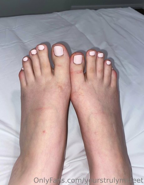 Yourstrulymsfeet