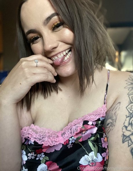 Hornythickitten
