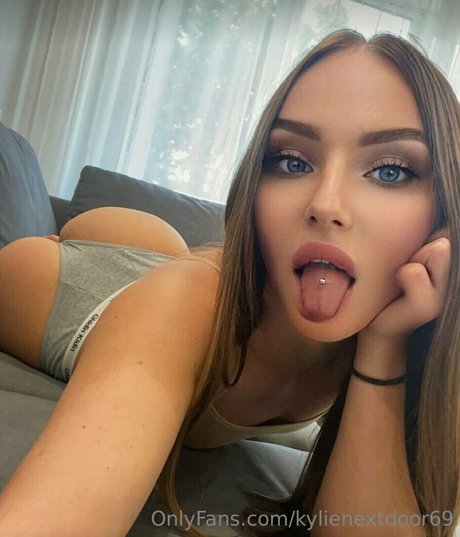 Kylienextdoor69