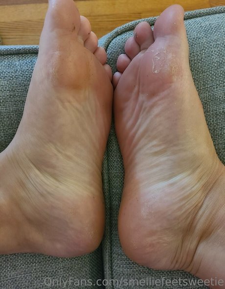 Smelliefeetsweetie