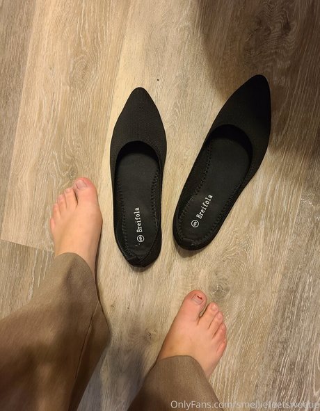 Smelliefeetsweetie