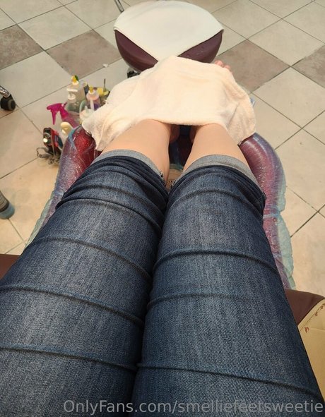 Smelliefeetsweetie