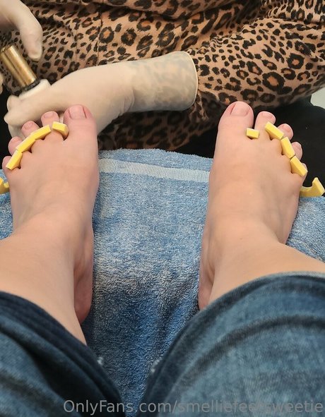 Smelliefeetsweetie