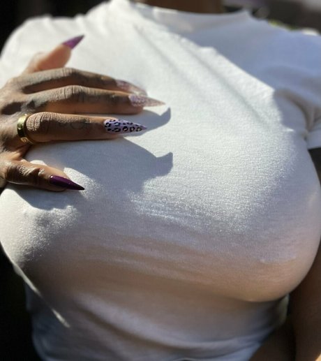 Therealbombshellmint