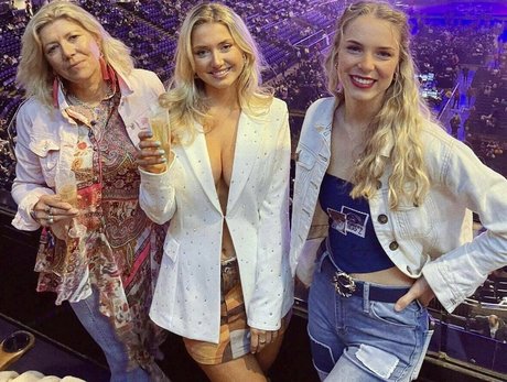 Thebigtittiecommittee