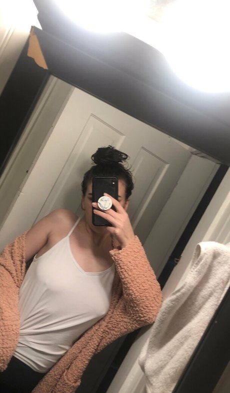 Nacktes geleaktes OnlyFans-Foto von Asmrkay